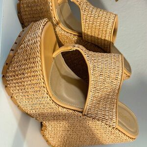 Fendi Tan Platform Shoes with Woven Texture 6” inches height size 10m new, light